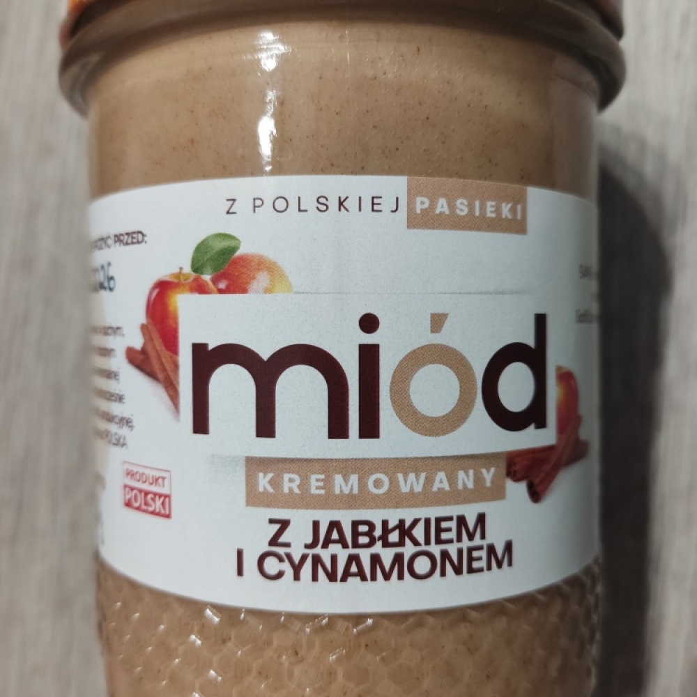 miod_kremowany_z_jablkiem_i_cynamonem